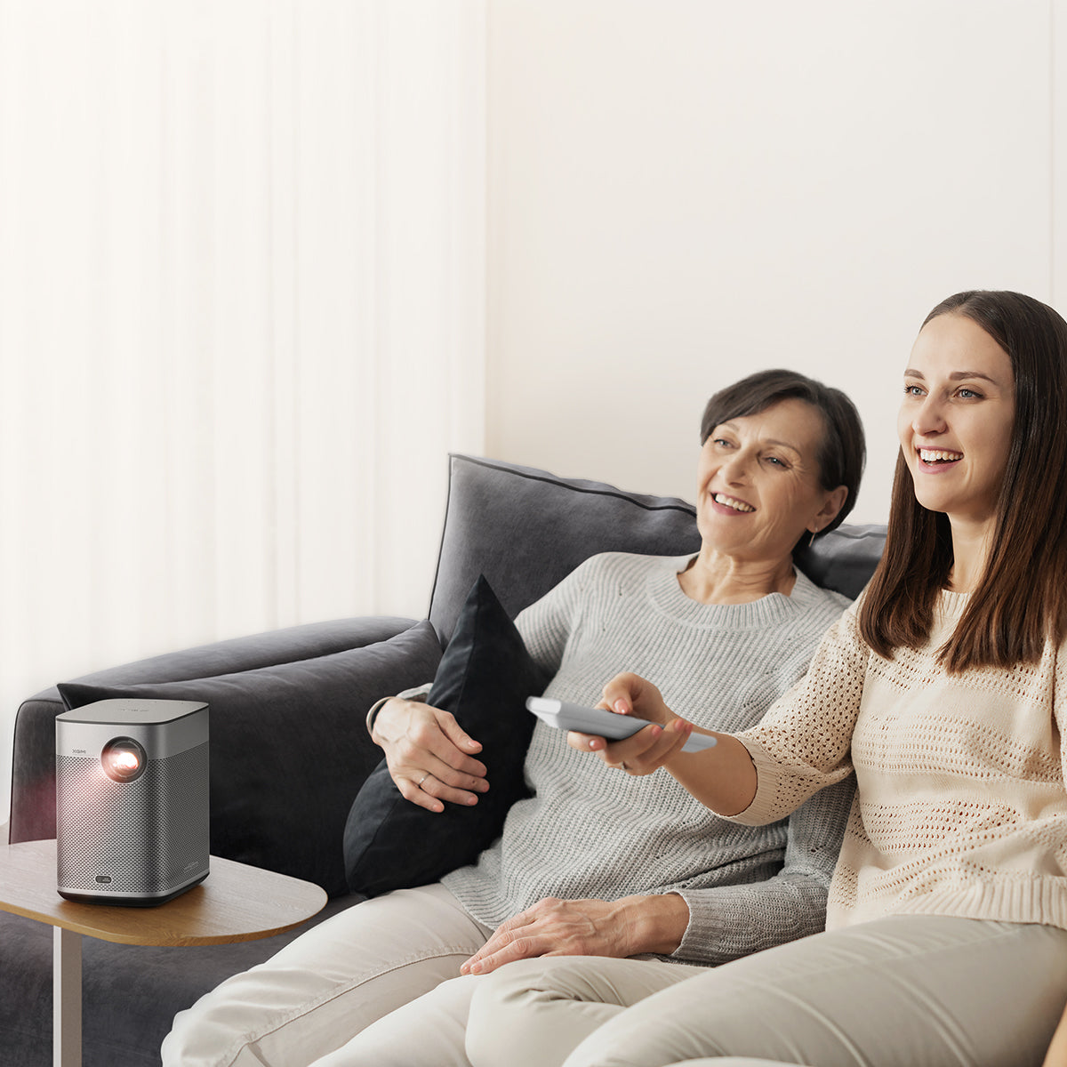 Why a Smart Projector is the Perfect Addition to Your Family Entertain